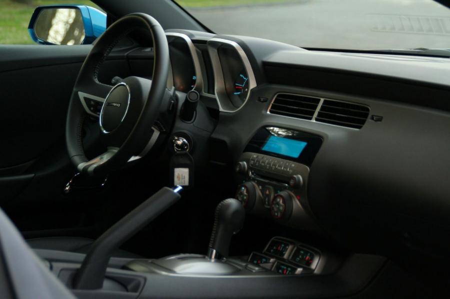  Chevrolet Camaro RS V6 2009 года  (фото 15 из 36)